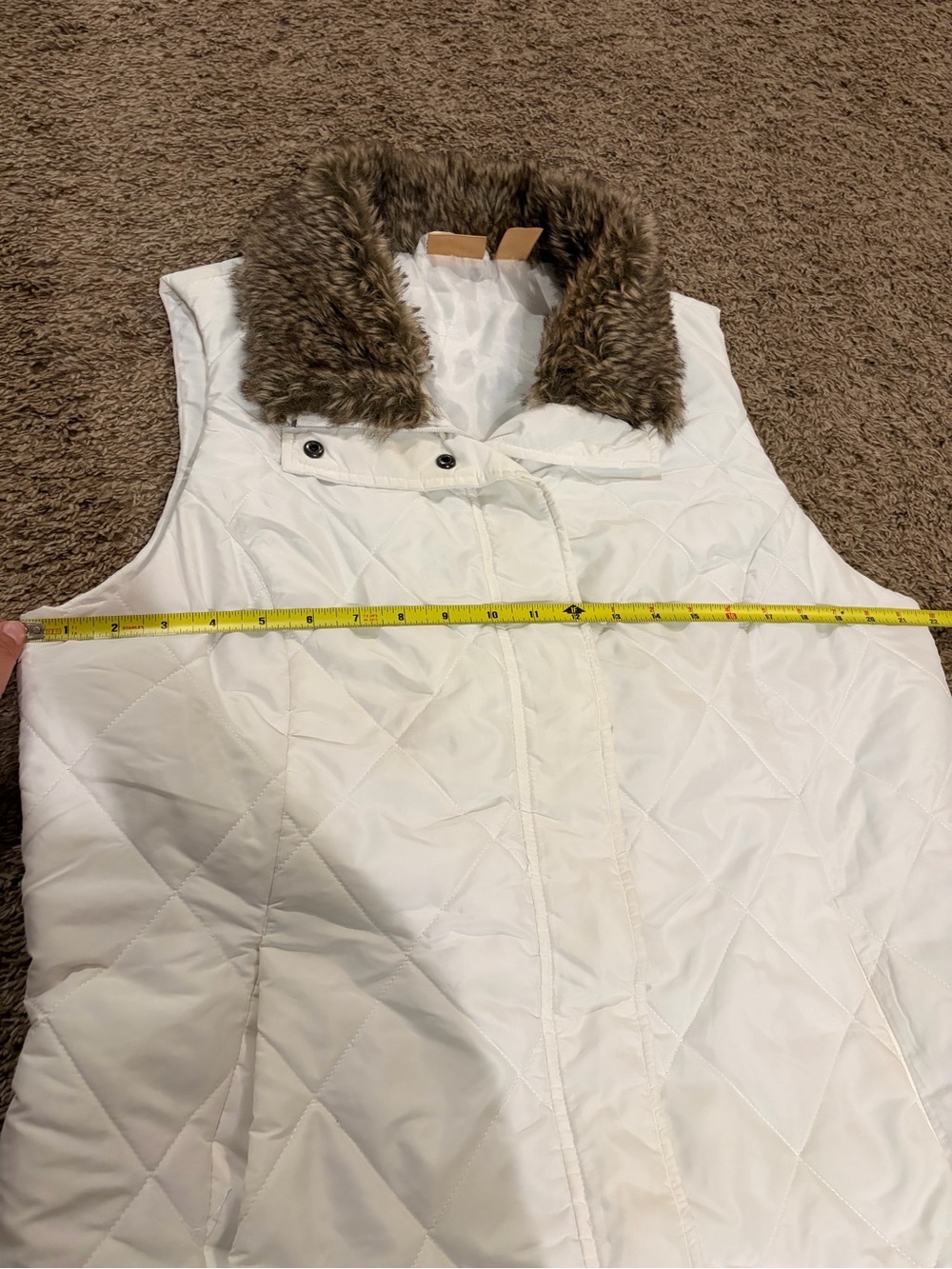 NorthCrest Women’s White Outdoor Quilted Full Zip Vest Faux Fur Trim Size Large - Picture 6 of 9
